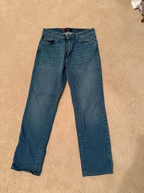 Classic Straight-Leg Men's Jeans in Mid Blue